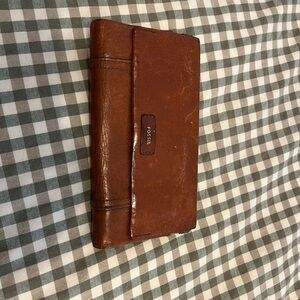 Fossil Chestnut Brown Leather Clutch Wallet
